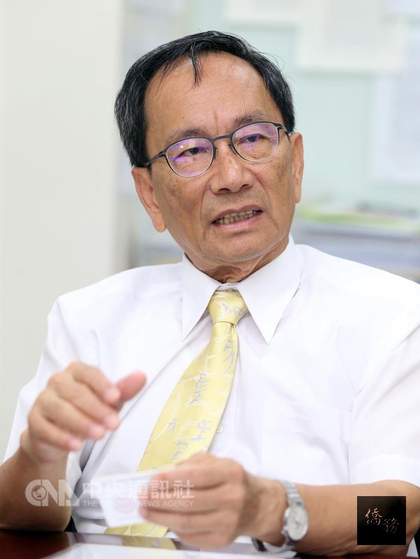 國際生化暨分生科學家聯盟（IUBMB）選任會長王惠鈞表示，對於未來生技醫藥的研究趨勢，將會著重在小分子藥物、抗體藥物及大數據應用上。（中央社提供）