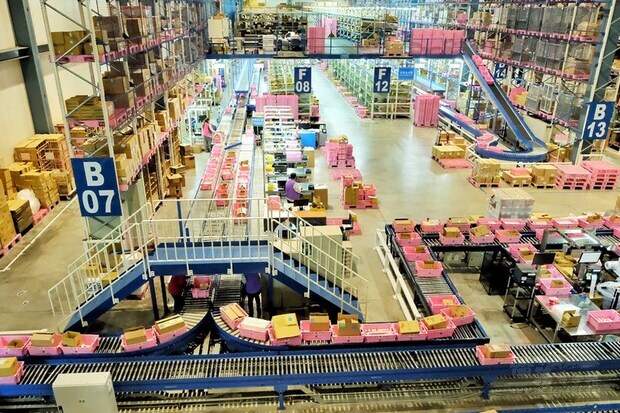 裕利股份有限公司表示,裕利目前也跟多個國外大廠合作,後續的武漢肺炎疫苗保存運送作業都在持續討論中,但涉及客戶機密不方便公開,目前公司也協助進行疫苗儲存等作業,屆時會依據政府配送計畫安排。