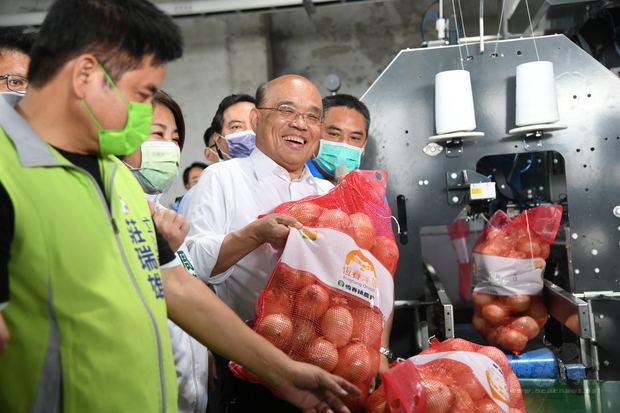 行政院長蘇貞昌視察恆春洋蔥產業結構及冷鏈倉儲