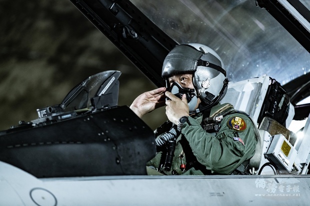 裝備性能提升後的F-16V，讓飛行員更有信心面對挑戰。