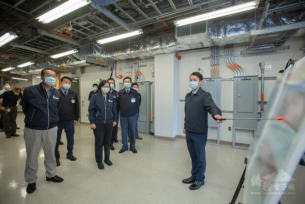 總統視導「空軍偵蒐預警中心」及「空軍防空連」，並聽取簡報