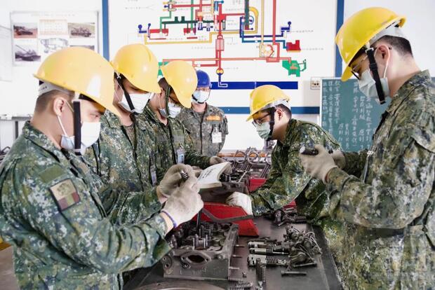 後訓中心主要培訓後勤及軍備管理等技勤專長人才。