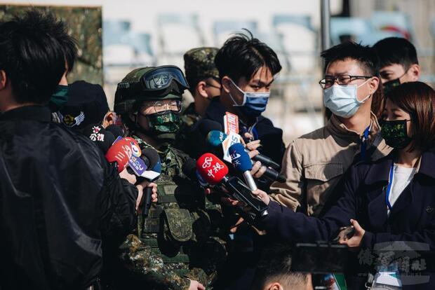 饒雨欣下士具備戰車駕駛及射手資格。