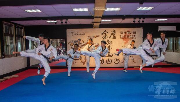 金鷹跆拳社在全國比賽獲得優異成績，展現社團經營豐碩成果。