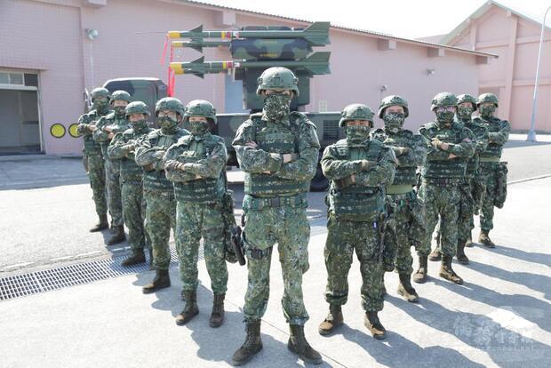 空軍防砲部隊官兵堅守崗位，矢志捍衛空防安全。