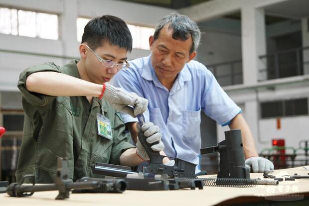 兵器所官兵同仁都能各司其職、各盡其分，更以自己的專業為榮。