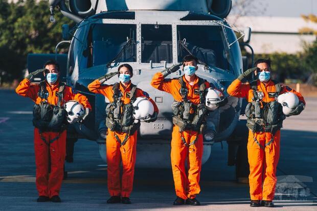 許秀青上尉表現絲毫不遜色。