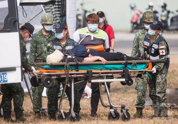 嘉義市民安7號演習中，國軍部隊協助緊急傷患後送任務。