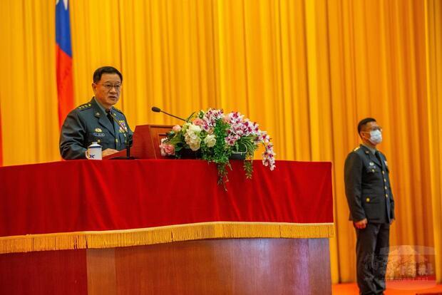 國防大學校長王信龍上將主持管理學院院長新職介紹典禮。