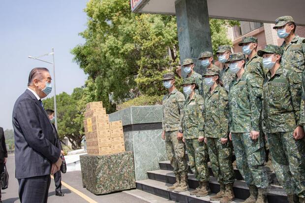 李理事長感謝陸軍54工兵群官兵的辛勞付出。