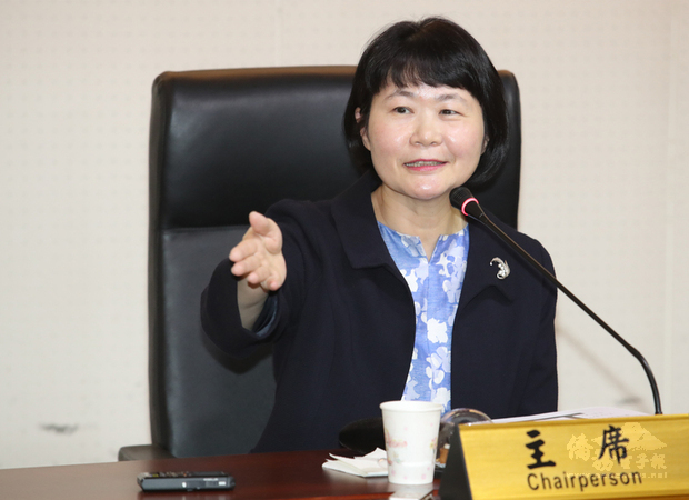 勞動基金運用局新局長由前金管會主秘蘇郁卿接任，蘇
郁卿表示，希望勞金局同仁能夠以在勞金局工作為
榮，對於未來勞金局的工作重點，她則指出包含未來投
資會強調著重企業社會責任及隨時檢討內控機制等。