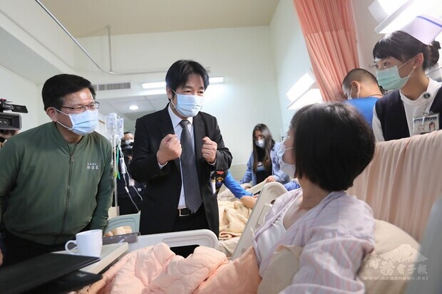 臺鐵408次太魯閣號列車2日發生出軌事故，賴清德副總統4日下午前往花蓮探視住院傷患