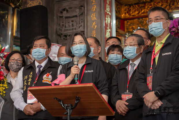 總統參拜「白沙屯拱天宮」並致詞