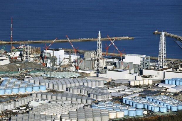 日本政府有意在近期決定將福島核廢水排放入海，外交部12日表示，已指示駐日代表處向日本表達關切並了解進度。圖為福島第一核電廠外放置含氚廢水的儲存槽。