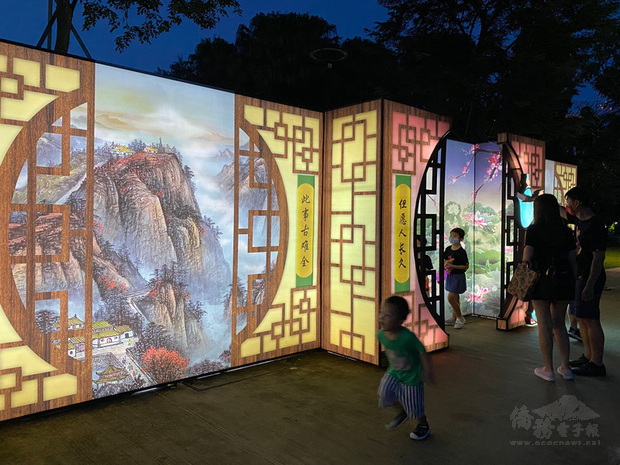 新加坡著名景點濱海灣花園舉辦中秋慶祝活動，其中「但願人長久」燈區以蘇軾作品水調歌頭為主題。