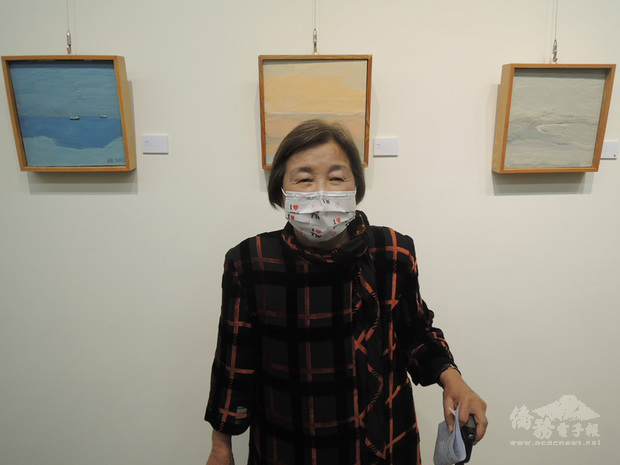 被譽為「台灣輸血醫學之母」的醫師林媽利23日在台中舉辦創作義賣特展開幕式，活動義賣所得將捐給台灣輸血學會。