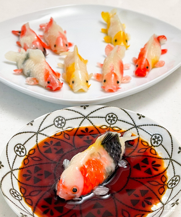 台灣水彩老師張敏貞受到日本精美的和菓子啟發，首度嘗試製作小金魚、錦鯉造型蝦餃等創意年菜。