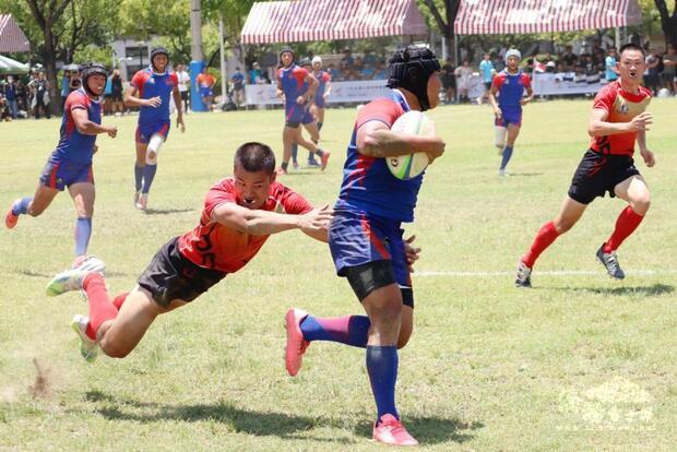 陸官與國防大學同場較勁。（陸軍官校提供）
