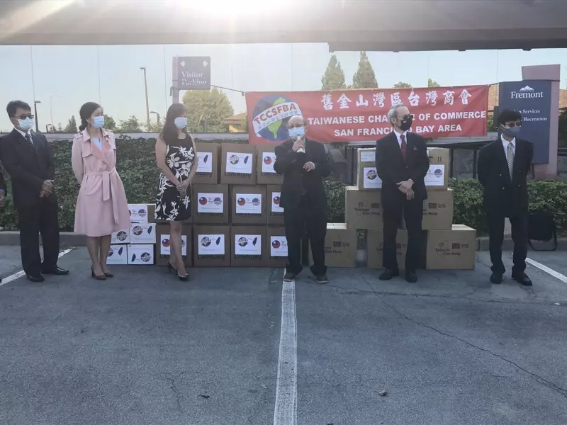 舊金山灣區台灣商會捐贈3萬個口罩，給佛利蒙市15的老人中心與非營利組織。（世界日報提供）
