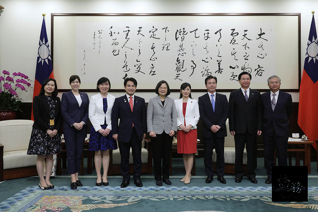 總統接見日本自由民主黨參議員瀧波宏文一行。（總統府提供）