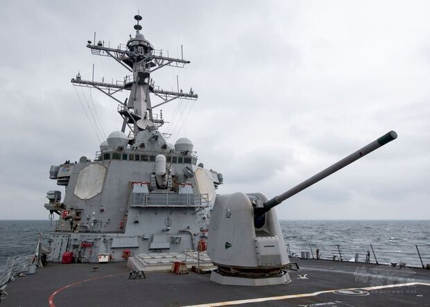 美國智庫首度將台海問題導致美中發生衝突的機率列為一級風險。圖為美軍驅逐艦貝瑞號(DDG-52)通過台灣海峽。