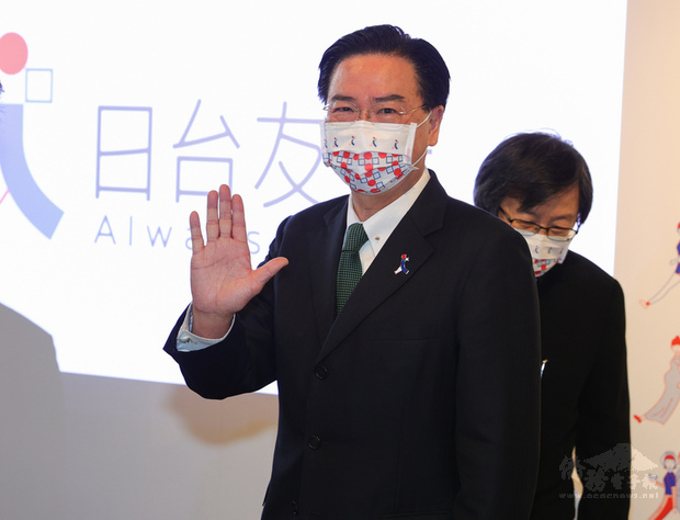 日本台灣交流協會攜手文化部與中華文化總會，10日舉
辦日台友情Always Here系列活動啟動記者會，外交部
長吳釗燮（前）出席。