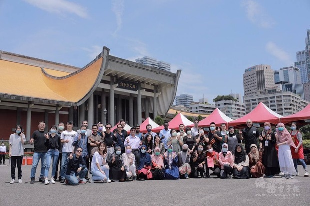 「伊斯蘭文化展」戶外活動4月17及18日在國父紀念館噴水池西側廣場舉行，吸引台灣及外國人士前往參觀。