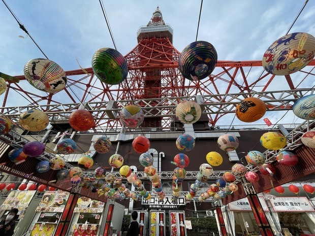 為了避免武漢肺炎疫情擴大，東京等地適用緊急事態宣言，東京鐵塔台灣祭一度暫停，5月22日低調重啟，為了避免人潮密集，未大力宣傳。