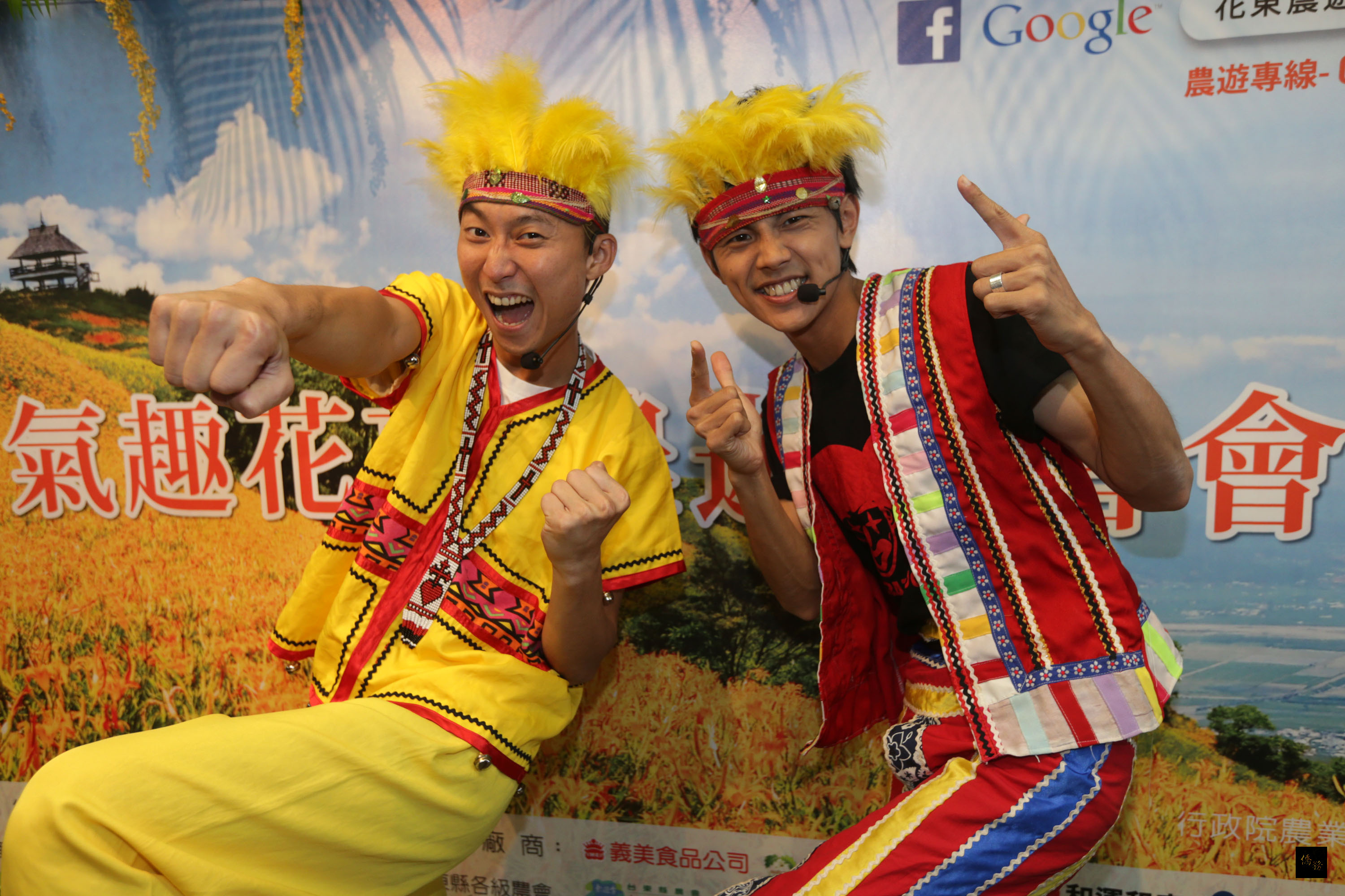 農委會「跟著節氣趣花東」記者會11日在農委會舉行，邀請藝人浩角翔起擔任代言人，推廣花東農遊活動。（中央社提供）