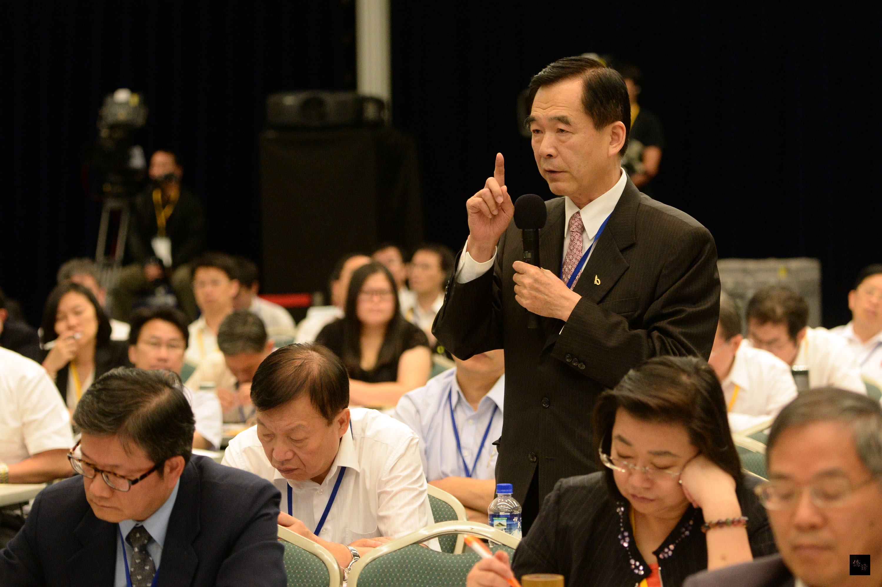 經貿國是會議全國大會26日舉行。對於年輕人喊買不起房子,東森房屋董事長王應傑說,政府應放寬買第1棟房子貸款成數,從現行5成提高至9成,並分30年償還。(中央社提供)