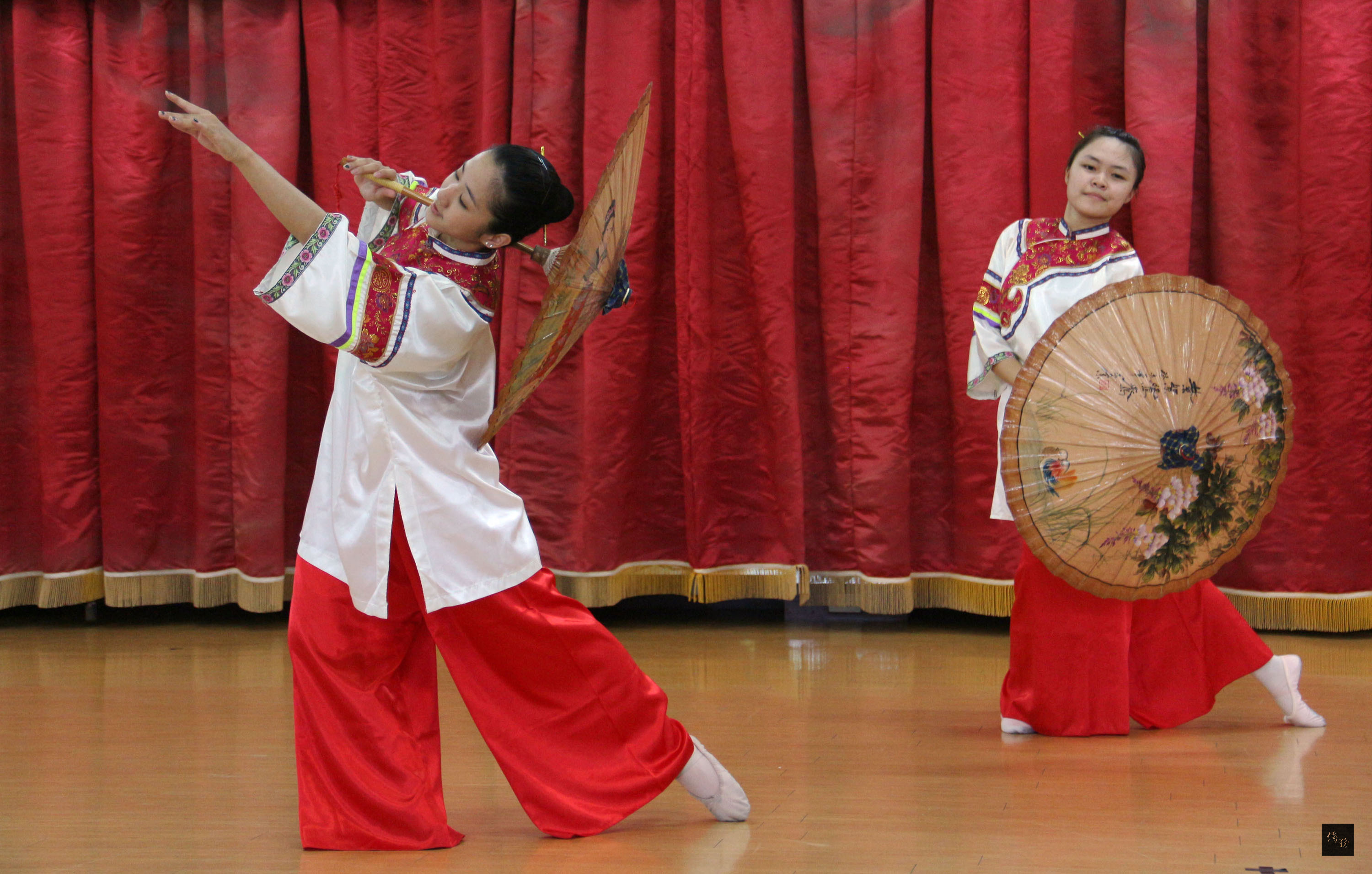 苗栗惠風舞蹈工作室致力舞出客家文化，受邀參加第20屆捷克皮賽克傳統藝術節演出，團員8日進行緊鑼密鼓排練，期待世界看見台灣客家。（中央社提供）