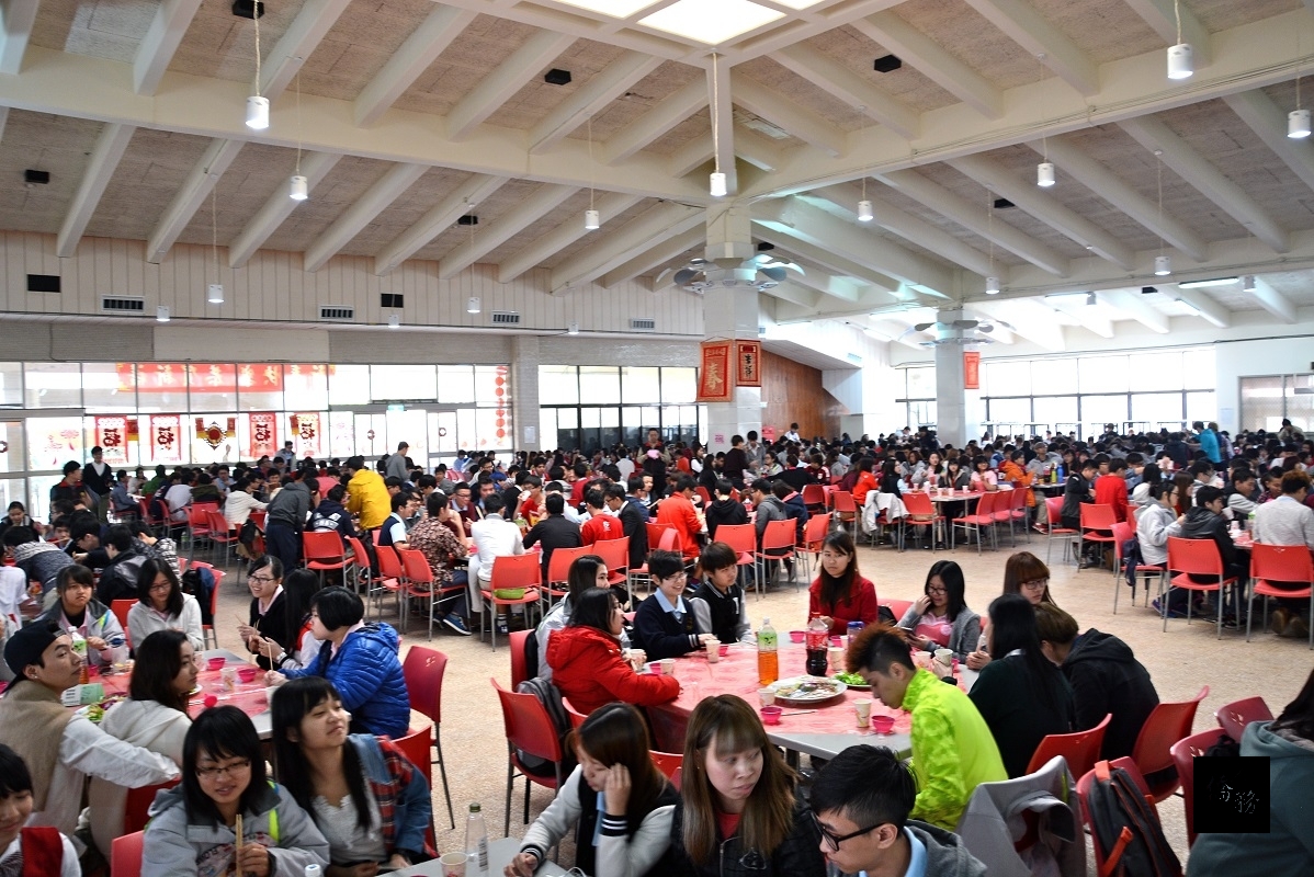 國立台灣師範大學僑生先修部舉辦僑生春節祭祖暨師生聯歡餐會，場面熱絡。