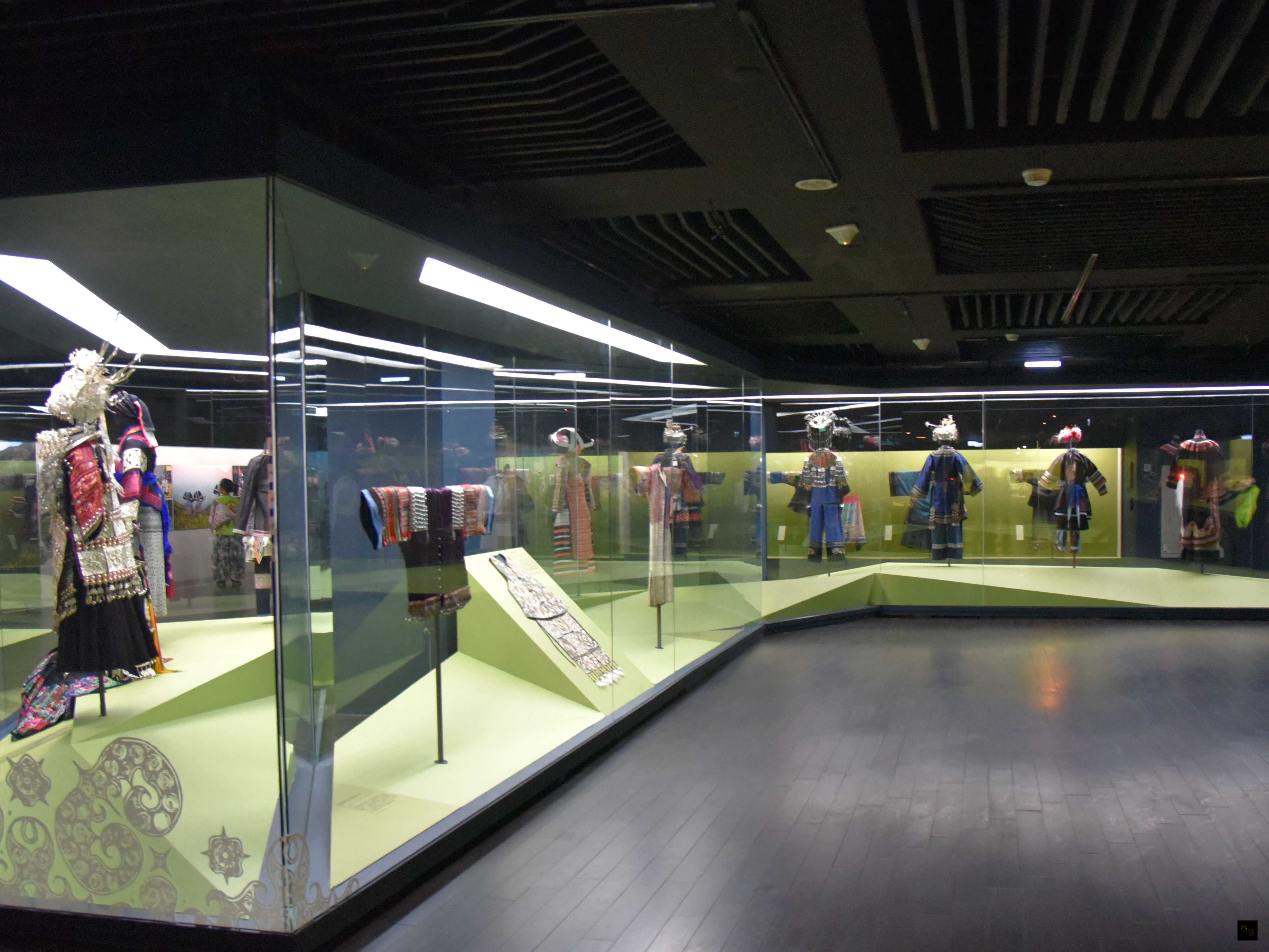 國立故宮博物院推出「銀燦黔彩-貴州少數民族服飾」特展,引領觀眾由不同面向領略貴州少數民族服飾之真、善、美。(國立故宮博物院提供)