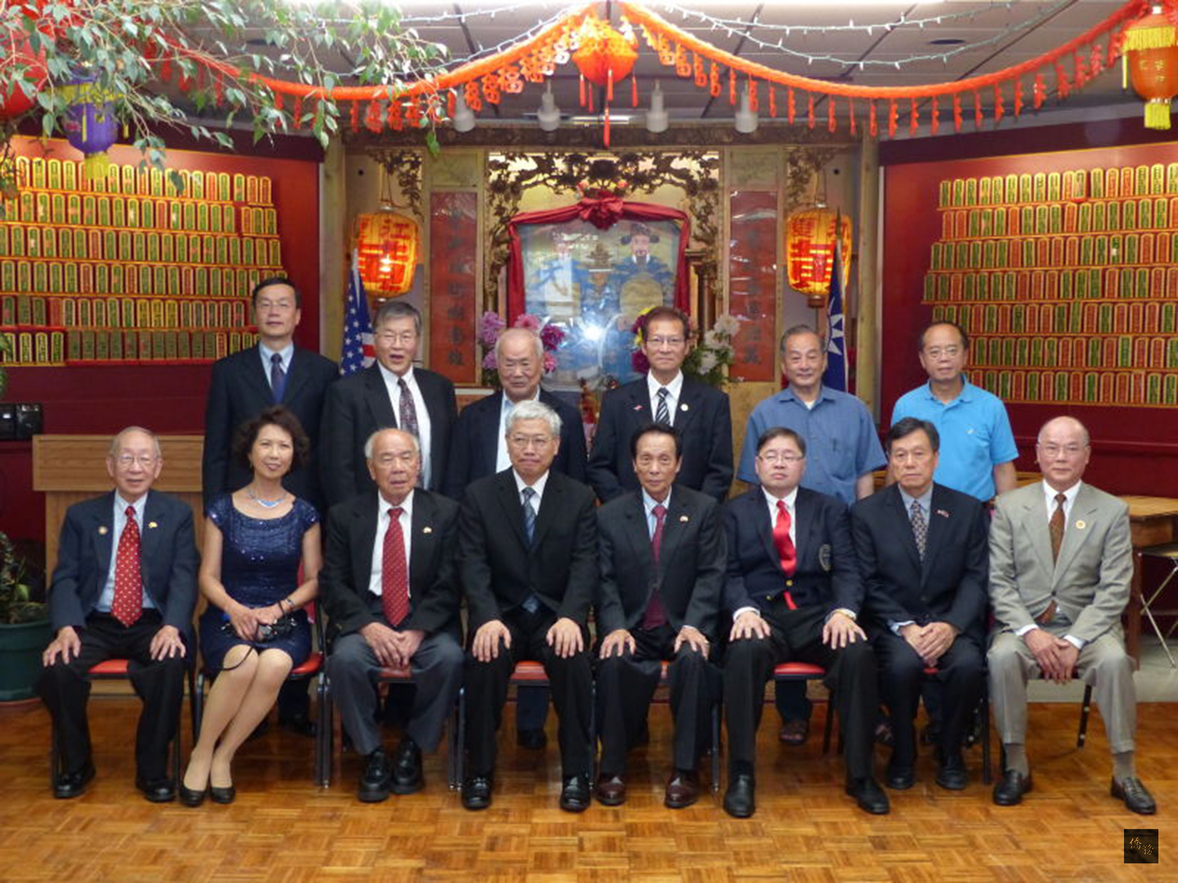 僑務委員會委員長陳士魁拜訪黃氏宗親會後合影留念。（波士頓僑教中心提供）