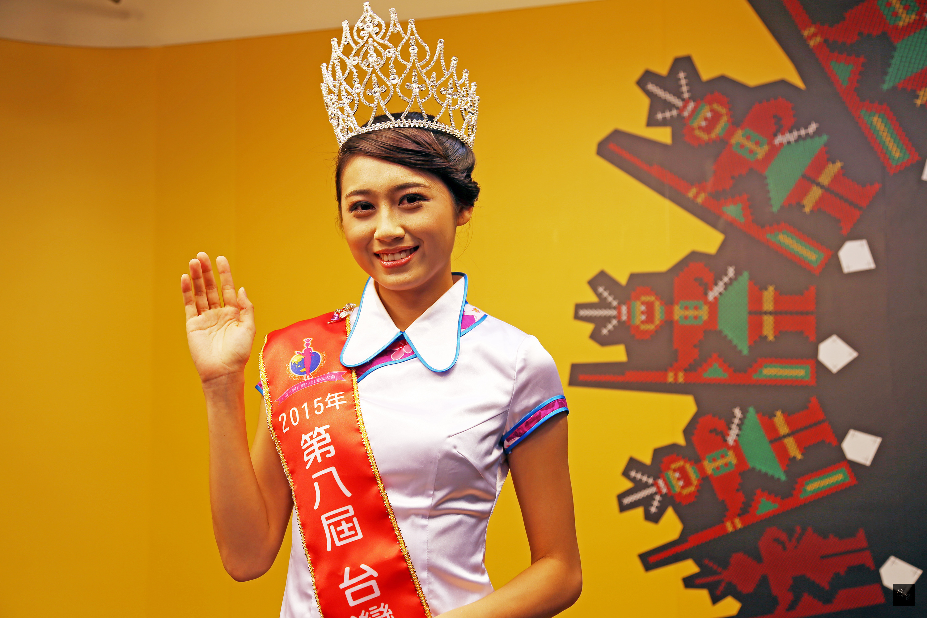 剛自東華大學畢業的陳海琳（圖）日前奪下第8屆台灣小姐頭銜，同時獲頒「最上鏡頭獎」，4日回到母校與師長們分享喜悅，希望藉由世界各地比賽，讓更多人看見台灣及原住民。（中央社提供）