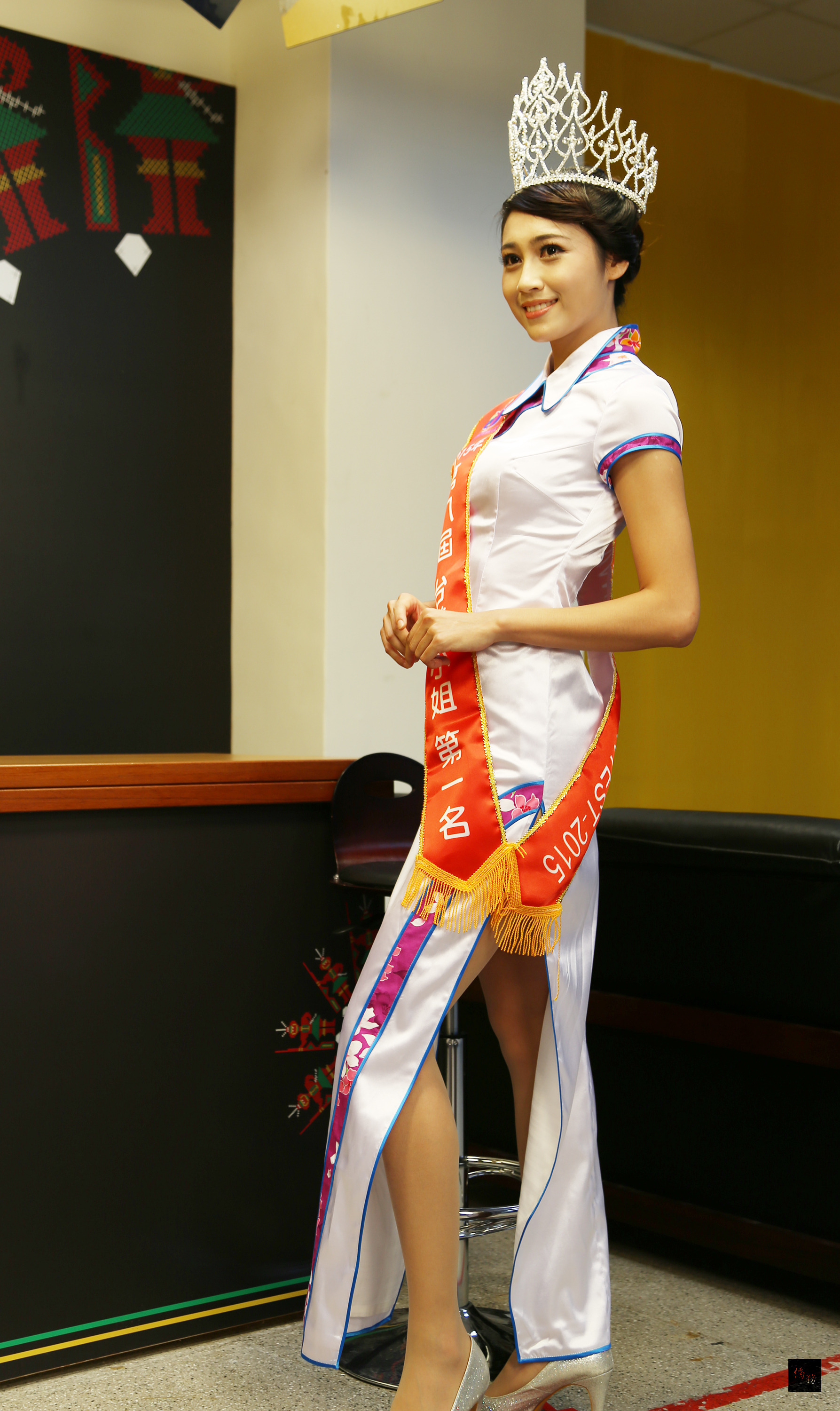 剛自東華大學畢業的陳海琳（圖）日前奪下第8屆台灣小姐頭銜，同時獲頒「最上鏡頭獎」，4日回到母校與師長們分享喜悅，希望藉由世界各地比賽，讓更多人看見台灣及原住民。（中央社提供）