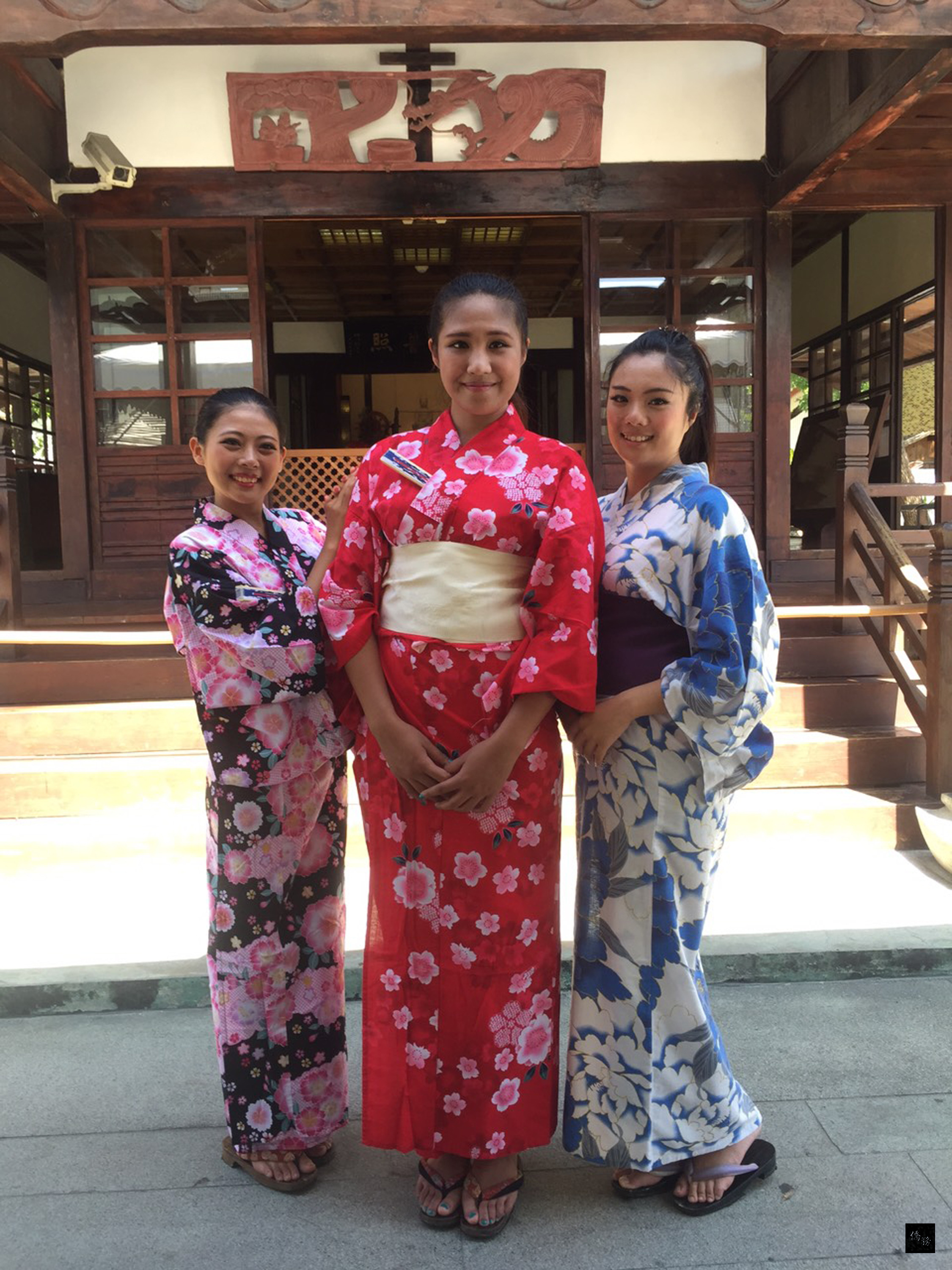 七夕一般人聯想到牛郎織女的愛情故事,在日本,七夕這一天,把願望寫在書籤掛在竹枝上,祈求夢想成真。花蓮吉安鄉慶修院舉辦七夕祭暨納涼祭活動,滿是日本氛圍。(中央社提供)