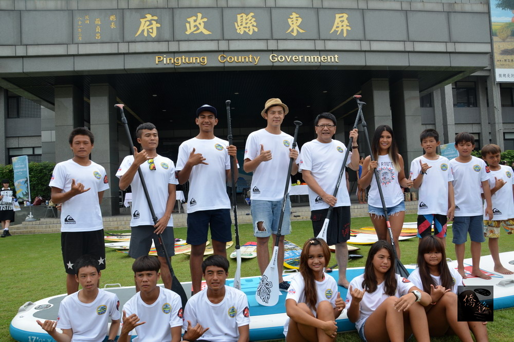 屏東縣政府召開記者會,預告23日至25日在滿州鄉舉辦「2015佳樂水國際衝浪嘉年華」精彩活動。(屏東縣政府提供)