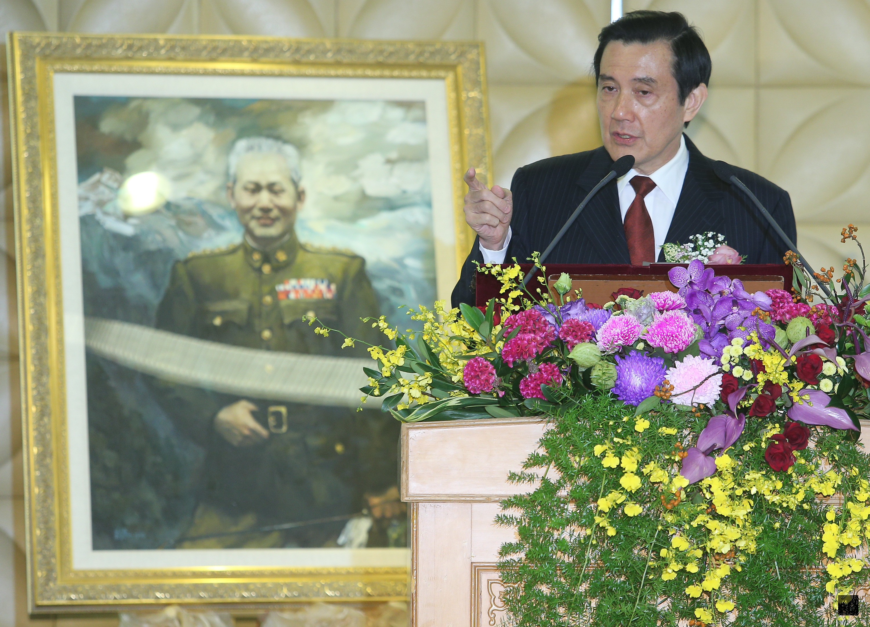 總統馬英九(圖)11月28日出席「孫立人將軍115歲誕辰紀念暨新一軍歷史定位論壇會」,追思緬懷孫立人將軍的事蹟和貢獻。(中央社提供)