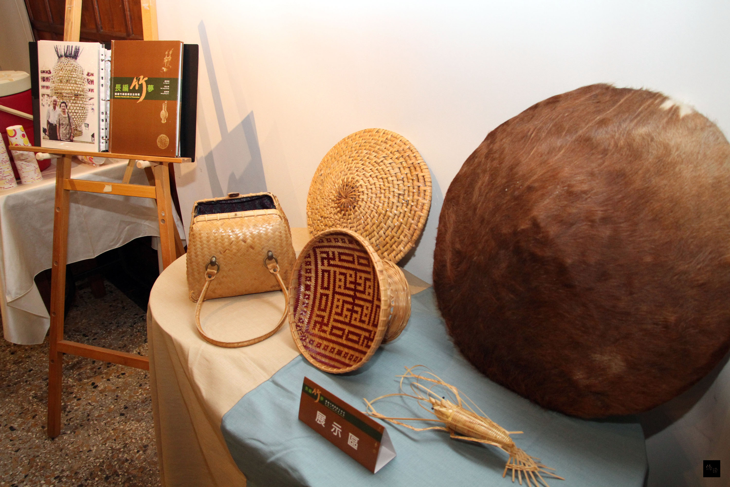 台南市關廟區曾是台灣竹編藝術重鎮，台南市文化資產管理處以3名竹編藝師為主角拍攝紀錄片，盼完整保存藝師們的智慧。（中央社提供）