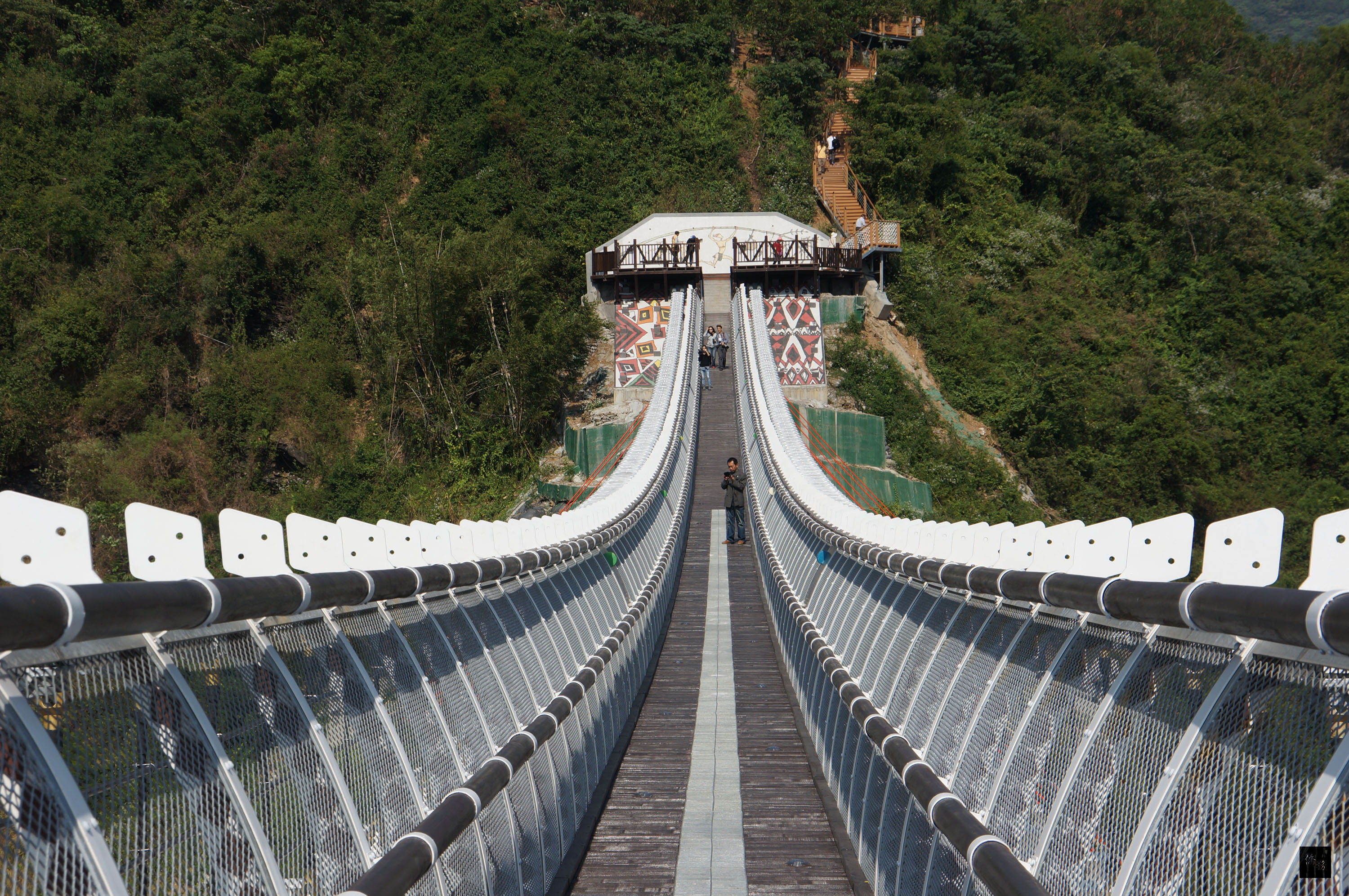屏東縣政府表示,山川琉璃吊橋開放後到明年2月底,免費體驗。(中央社提供)