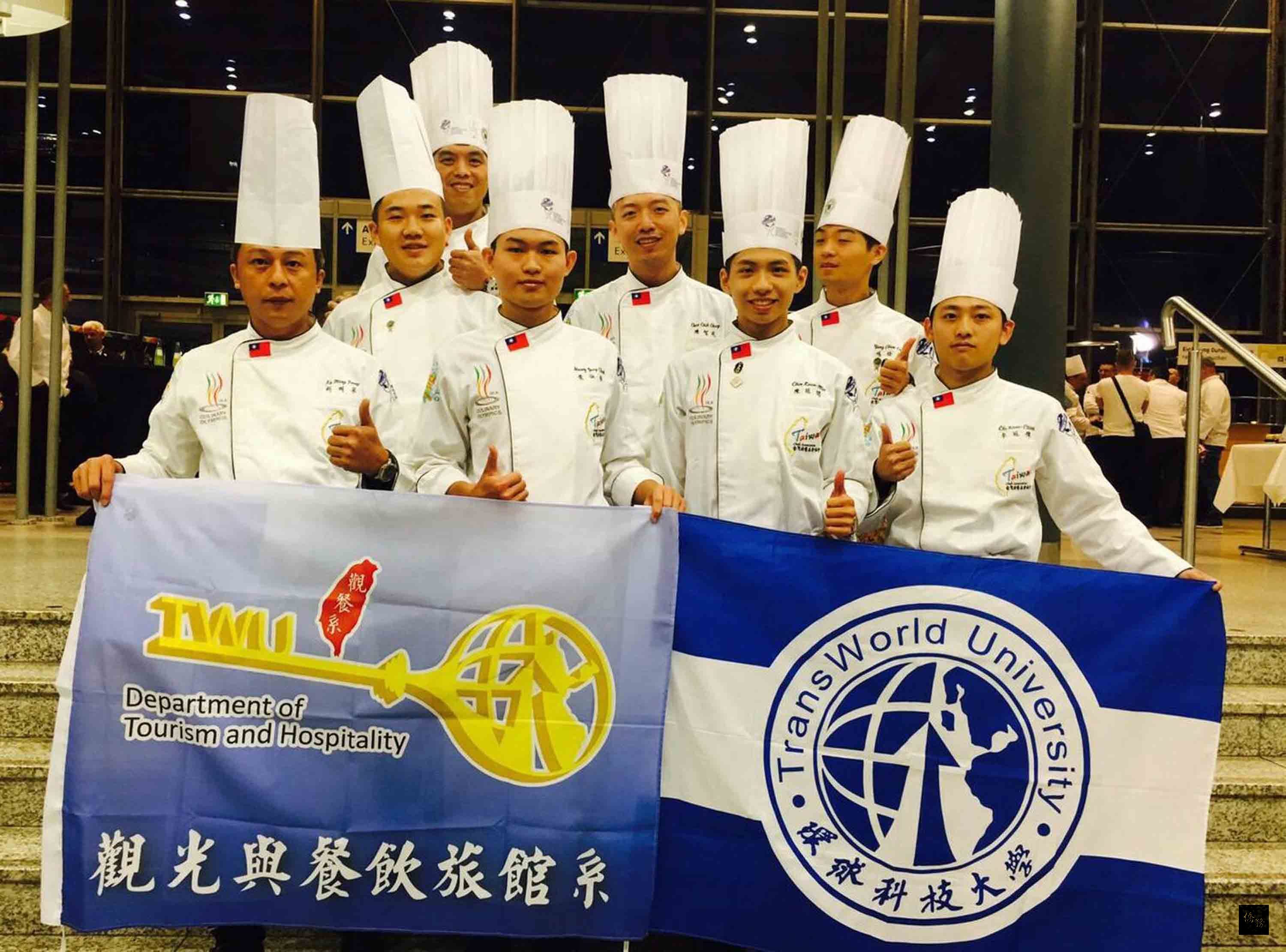 環球科大觀餐系團隊前往德國參加奧林匹克廚藝大賽,榮獲5金6銀6銅1佳作,共18獎牌,超越過去,成績斐然。(中央社提供)