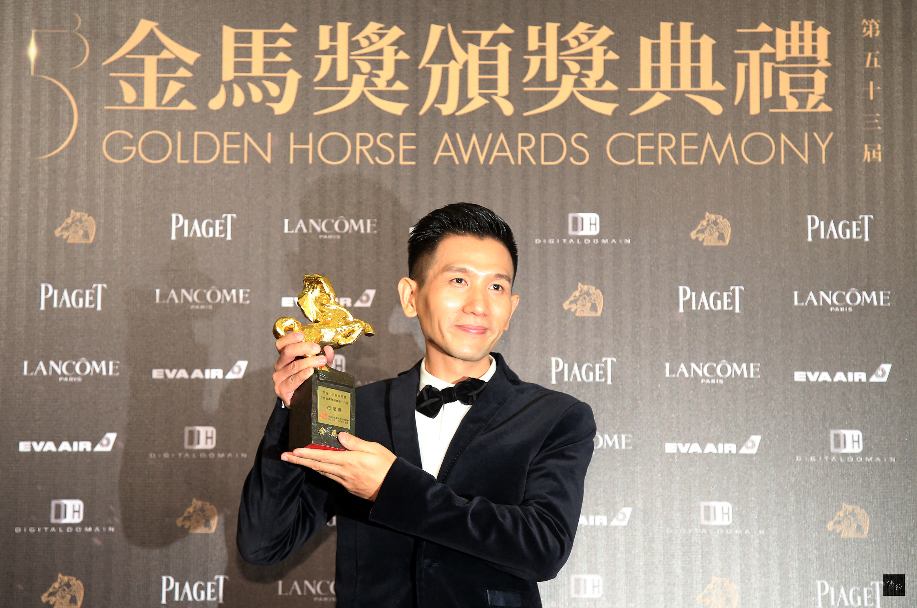 第53屆金馬獎「年度台灣傑出電影工作者」由導演趙德胤(圖)榮獲,他得獎時說,因為來台翻轉了命運,「感謝台灣的多元自由,不然不可能會有今天的趙德胤。」(中央社提供)