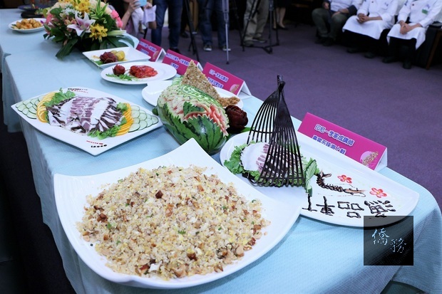 新南向臺灣美食廚藝巡迴講座展示美食。