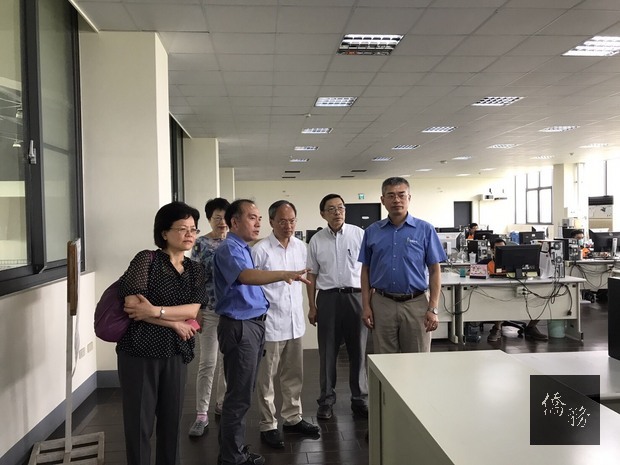 僑委會委員長吳新興參訪帝寶工業股份有限公司鹿港廠。