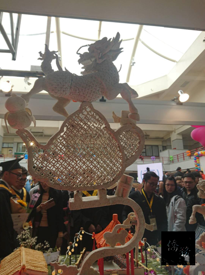 海清班（烹飪科）果雕國際比賽得獎作品，2年學習有此成果令人驚豔。