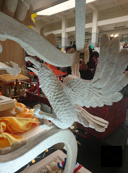 海清班（烹飪科）果雕國際比賽得獎作品，2年學習即雕工精緻令人嘆為觀止。