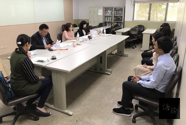 僑務委員會「107年臺灣青年海外搭僑計畫」面試於4月14日在臺北及臺中兩地同步舉行。(僑委會提供)  