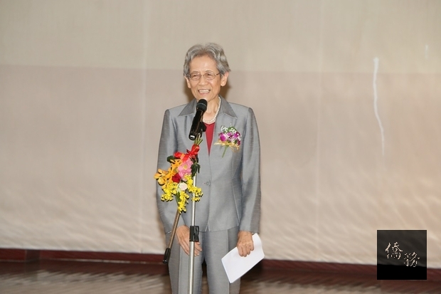 張富美表示替大家順利結業感到驕傲,期盼僑(華)生未來能秉持熱情努力向學,做好生涯規劃,做學弟妹的好榜樣。