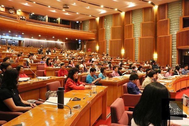 海外華文女作家協會創會將滿30年，諸多華文女作家代表出席盛會。